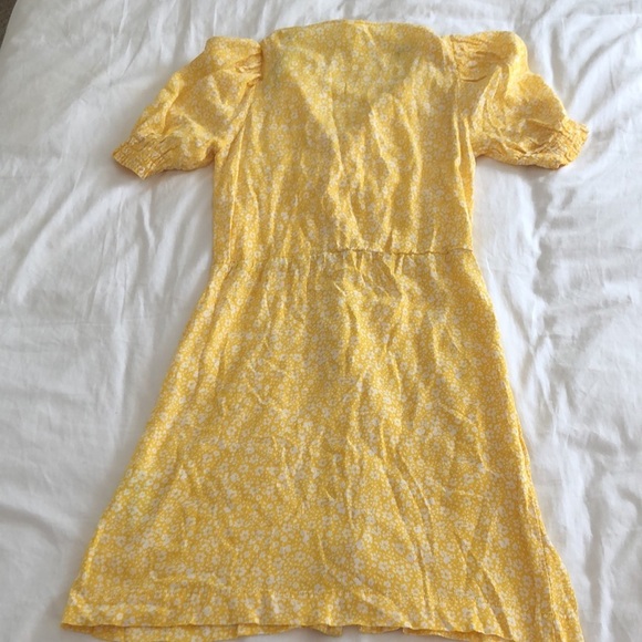 H&M yellow floral button up dress. Size XXS. - Picture 9 of 12